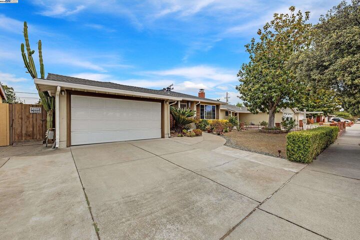 Property Photo:  39672 Blacow Rd  CA 94538 