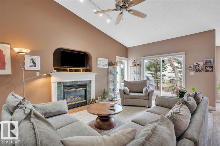 Photo de la propriété:  929 Picard Drive NW 56  AB T5T 6J7 