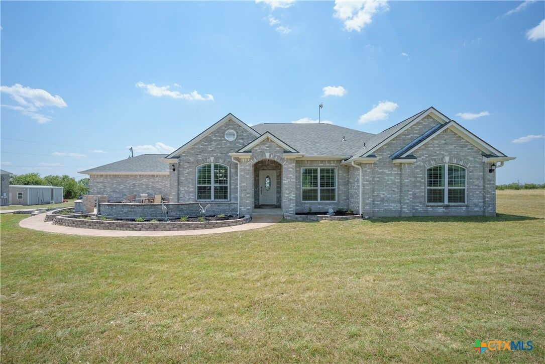 Property Photo: 985 County Road 388 TX 76537