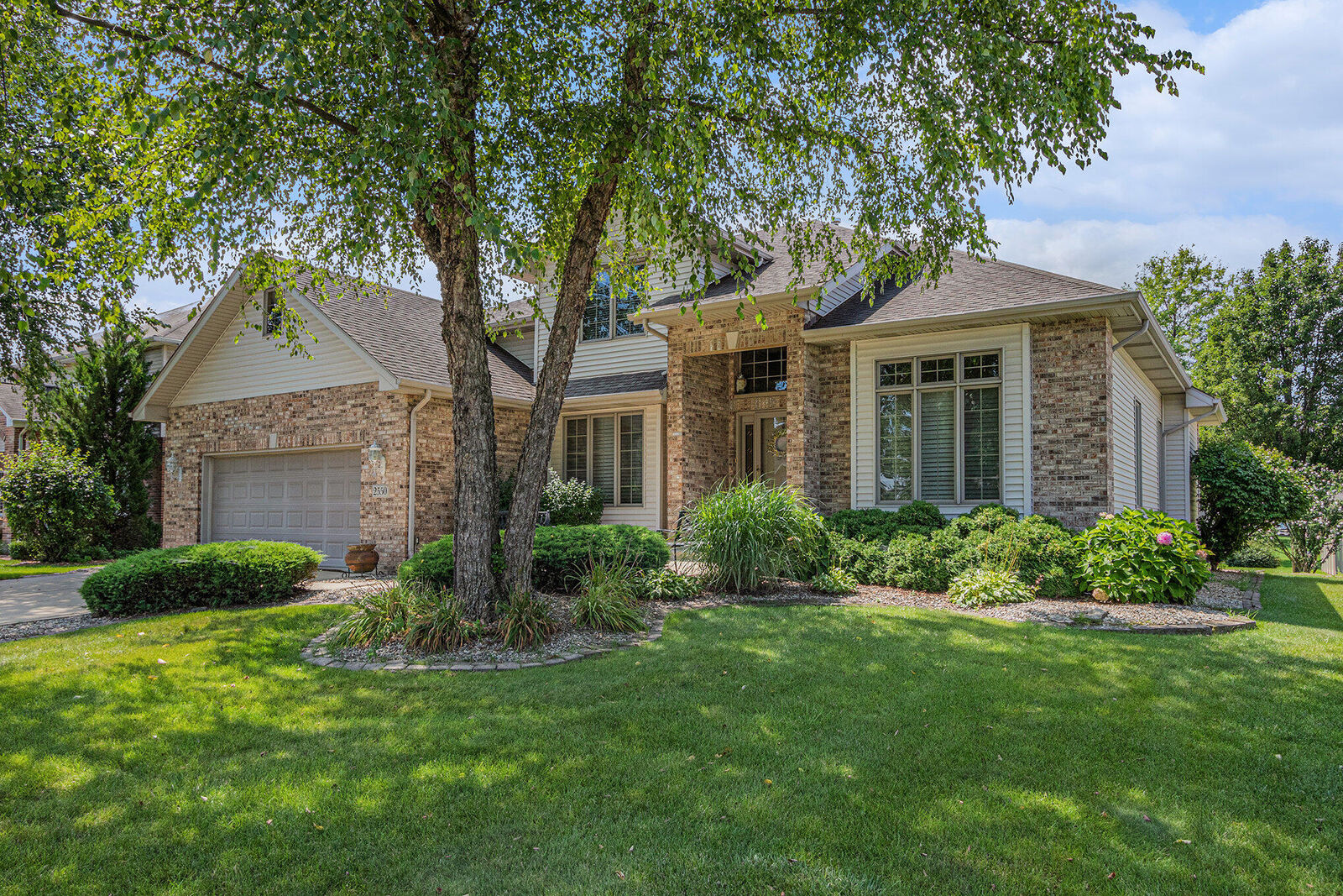 Property Photo:  2550 Howard Castle Drive  IN 46311 