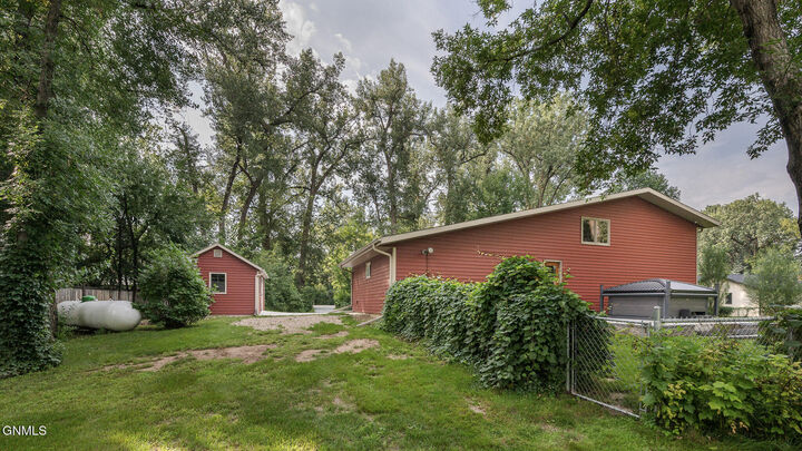 Property Photo:  8624 Briardale Drive  ND 58504 