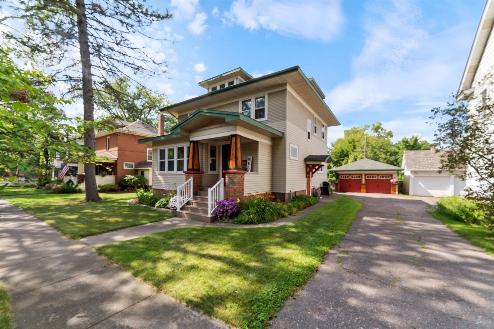 Property Photo:  313 Ave C  MN 55720 