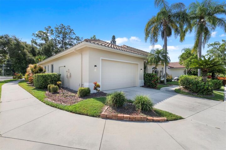 Property Photo: 8809 Havenridge Drive FL 34238