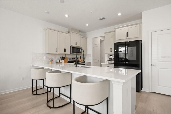 Property Photo: 7744 Clove Hitch Way FL 32832