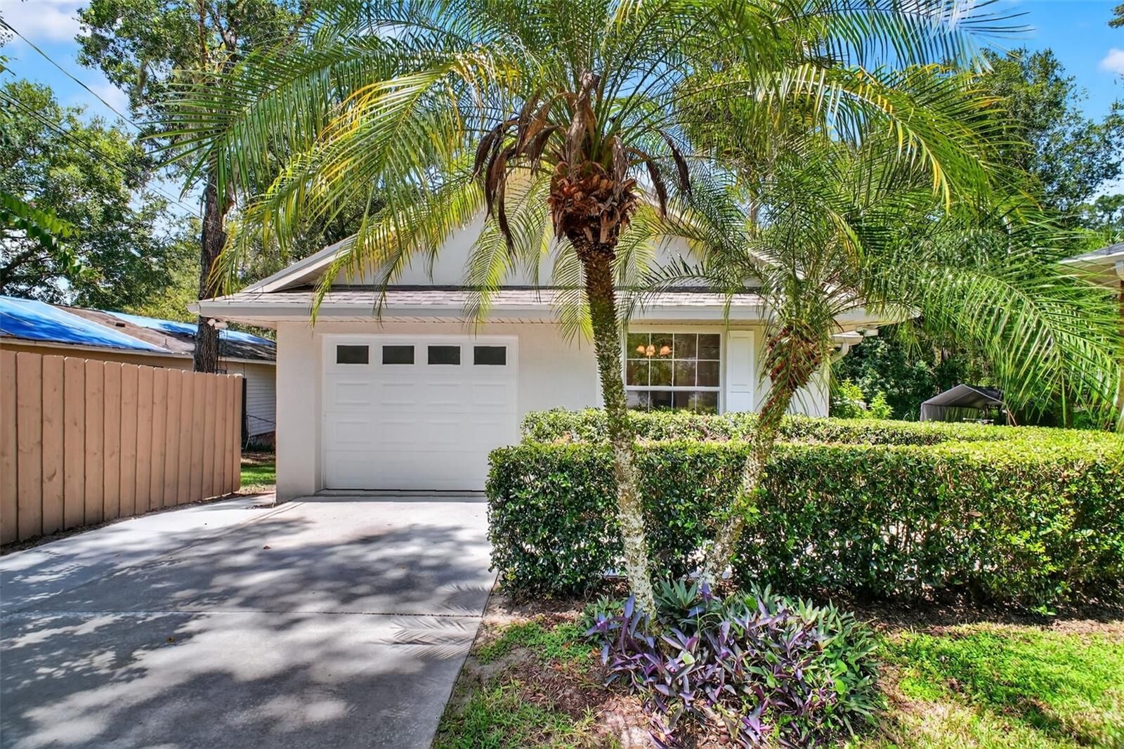 Property Photo:  31319 Chevy Chase Drive  FL 32776 
