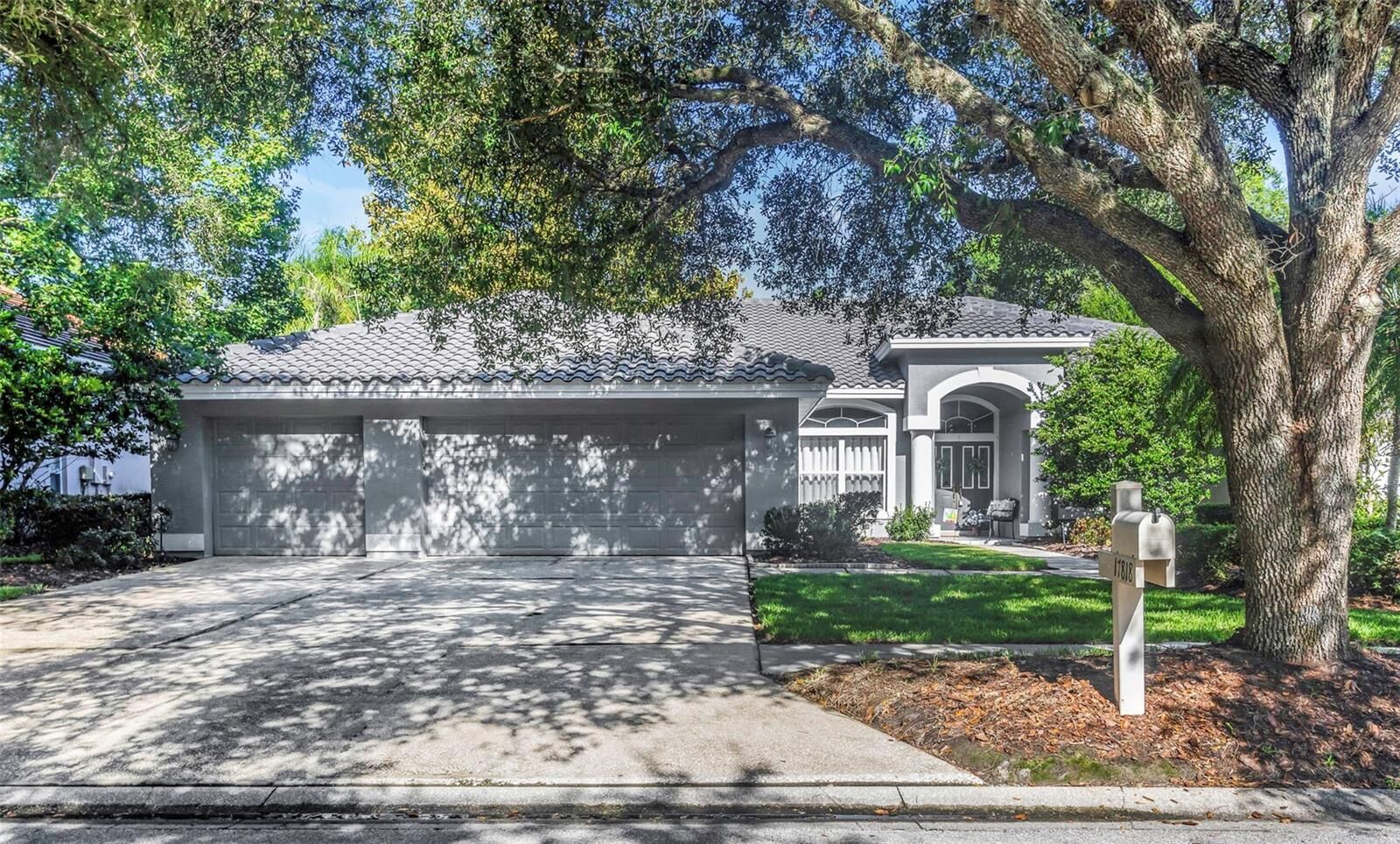 Property Photo:  17818 Hickory Moss Place  FL 33647 
