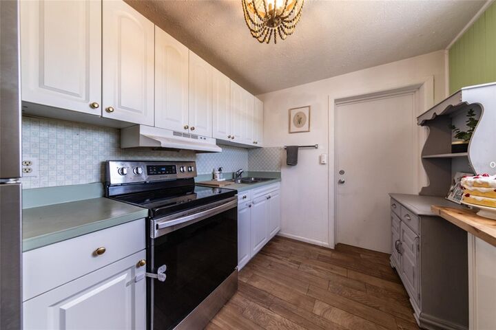 Property Photo: 151 Holland Road FL 32176