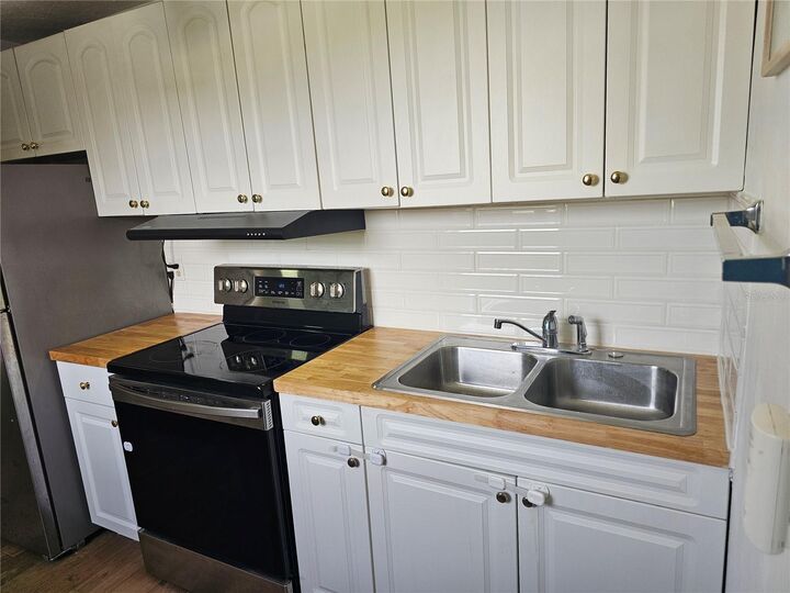 Property Photo:  151 Holland Road  FL 32176 