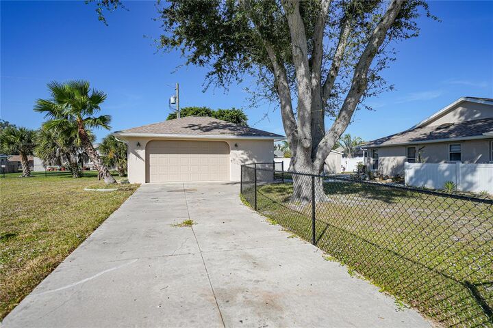 Property Photo: 7469 Forkland Street FL 34224