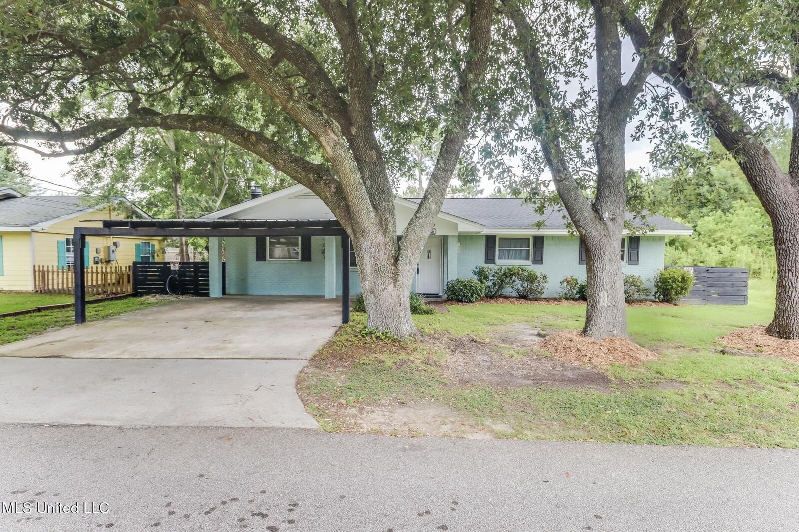 Property Photo:  236 Pine Ridge Drive  MS 39576 