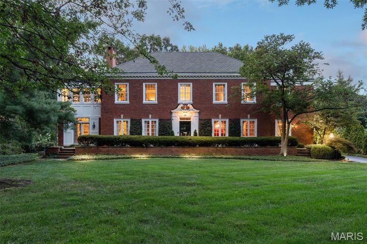 10 Fair Oaks Drive  St Louis MO 63124 photo