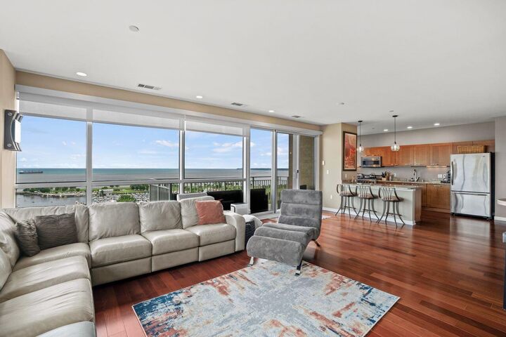 Property Photo:  1522 N Prospect Ave 1405  WI 53202 