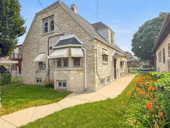 Property Photo:  4213 N 17th St  WI 53209 