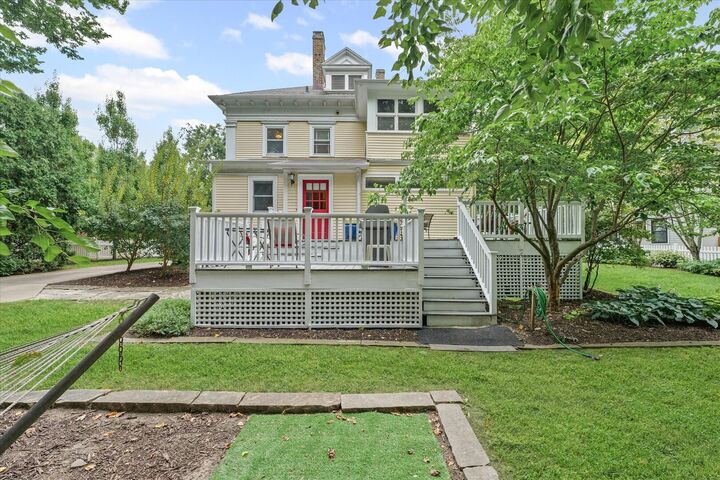 Property Photo:  1018 W Church Street  IL 61821 