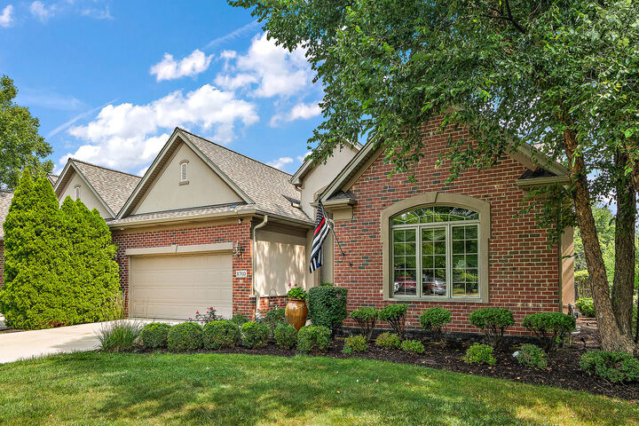 Property Photo:  8700 Berkley Court  IL 60462 