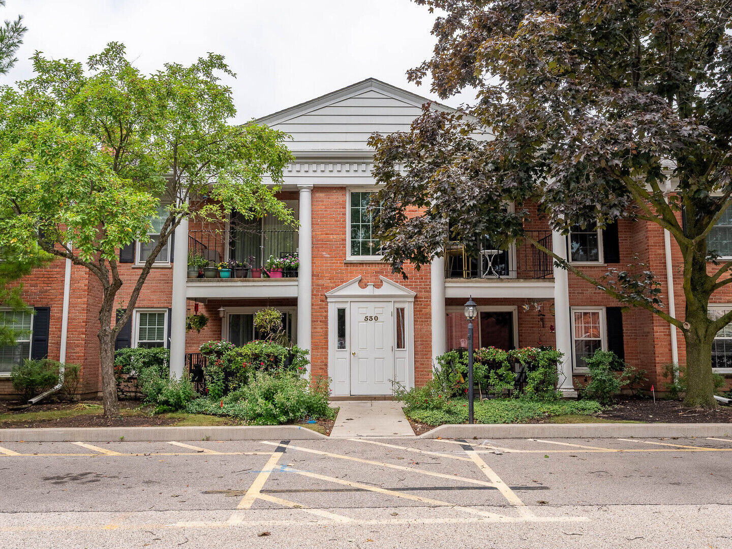 Property Photo: 530 Shorely Drive 204 IL 60010