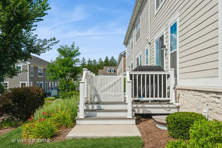 Property Photo:  