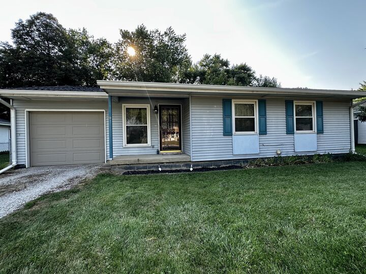 9 Kirkwood Drive  Clinton IL 61727 photo