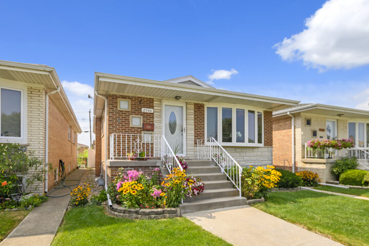 Property Photo:  7740 Meade Avenue  IL 60459 