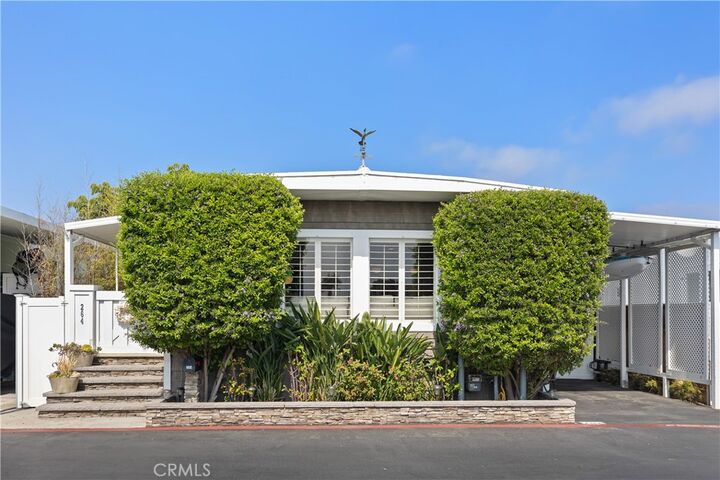 Property Photo: 264 Mayflower Drive CA 92660