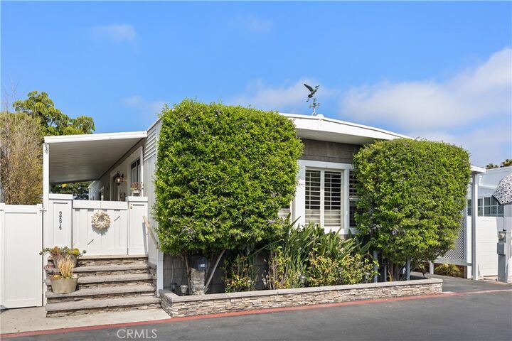 Property Photo: 264 Mayflower Drive CA 92660