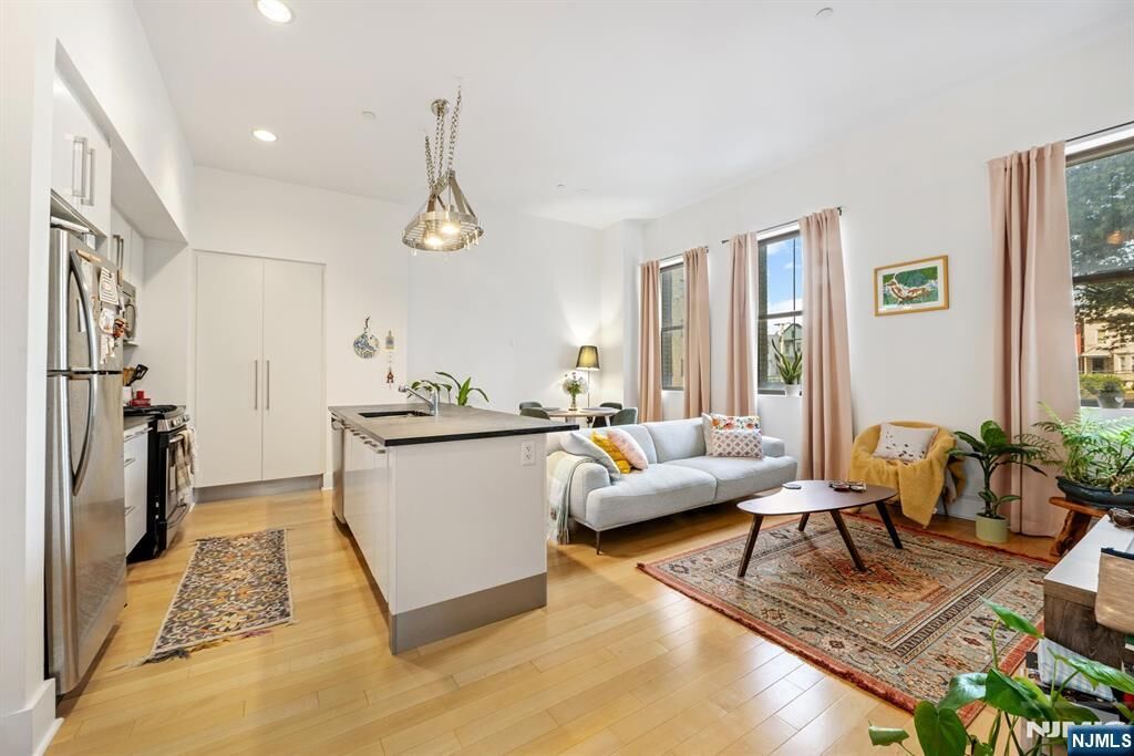 Property Photo:  4 Beacon Way 106  NJ 07304 