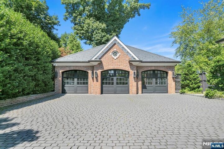Property Photo:  480 Knollwood Road  NJ 07450 