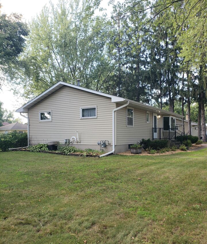 Property Photo: 315 3rd Street NE MN 55063