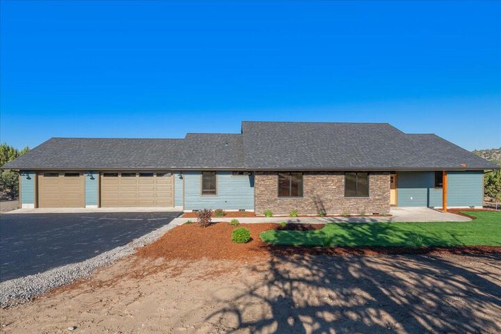 Property Photo:  13055 SE Ethan Loop  OR 97754 