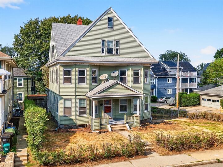 Property Photo:  194 N Beacon  MA 02472 
