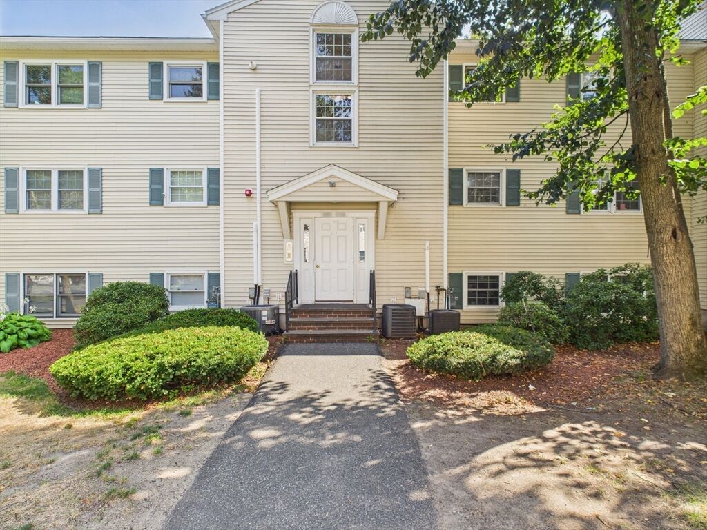 Property Photo:  375 Aiken Ave 9  MA 01850 