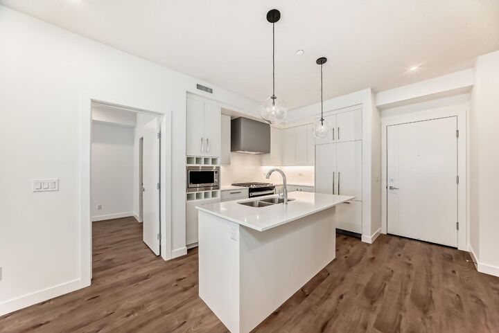 Photo de la propriété: 8370 Broadcast Avenue SW 205 AB T3H 6L3