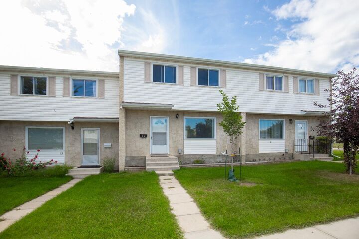35 Nash Street C2  Red Deer AB T4P 1X9 photo