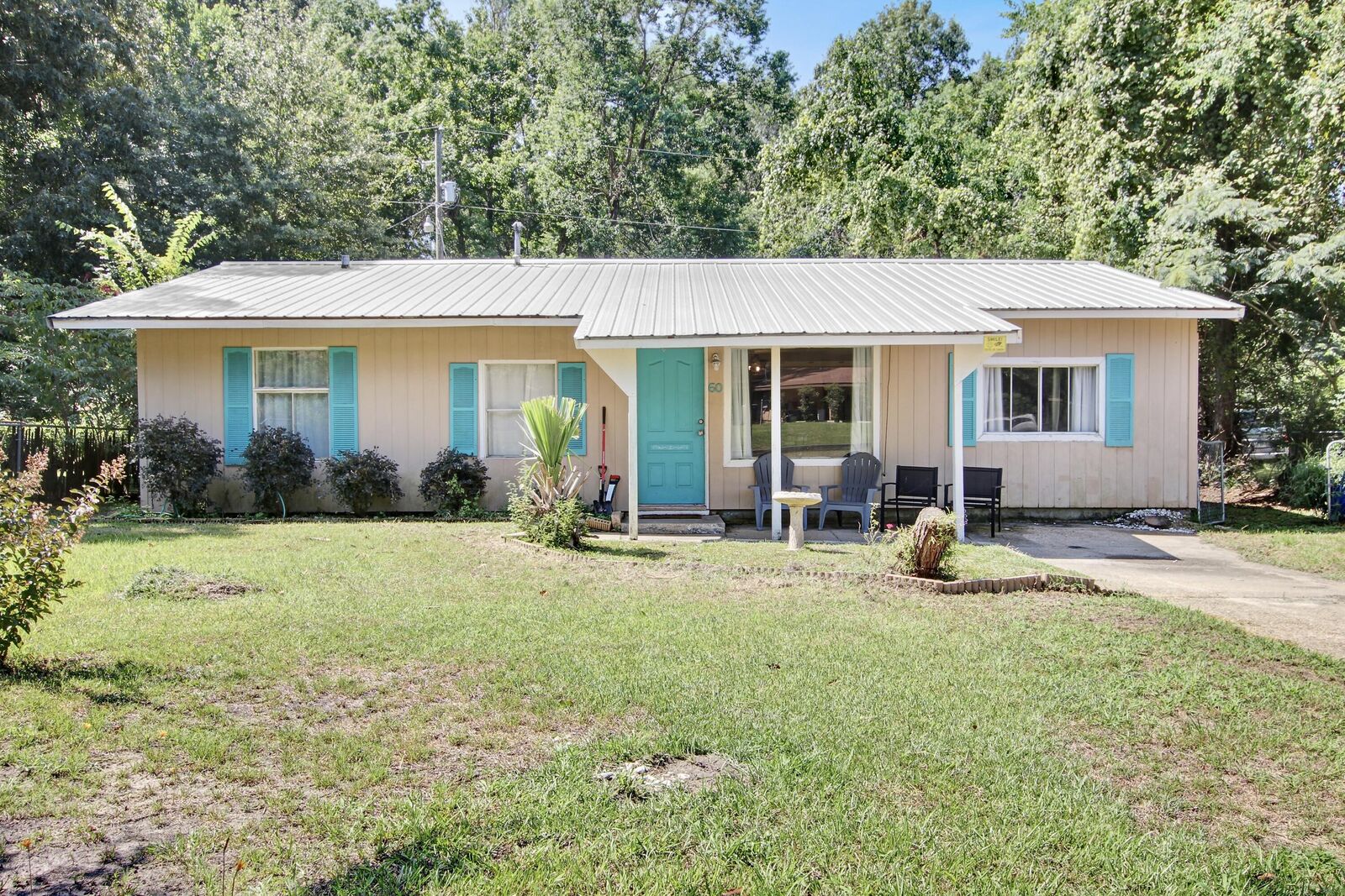Property Photo:  60 Francis Ave.  LA 71446 
