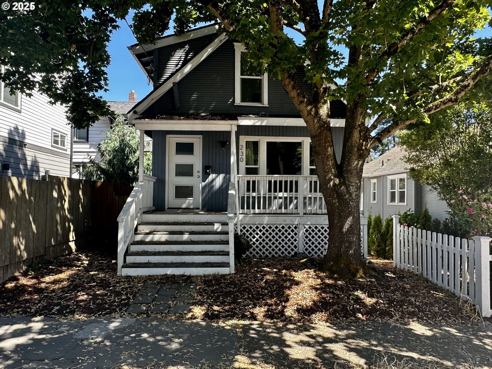 Property Photo:  230 14th St  OR 97301 