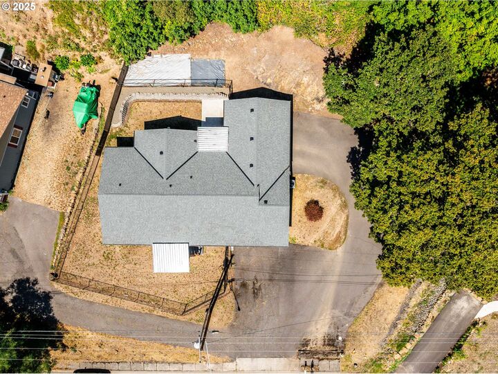 Property Photo:  2229 NW 6th Pl  WA 98607 