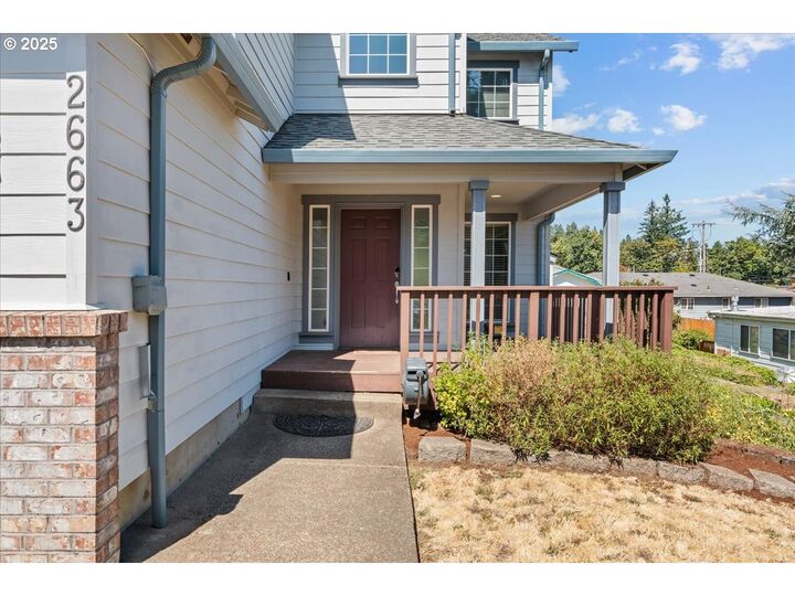 Property Photo:  2663 Cambridge St  OR 97068 