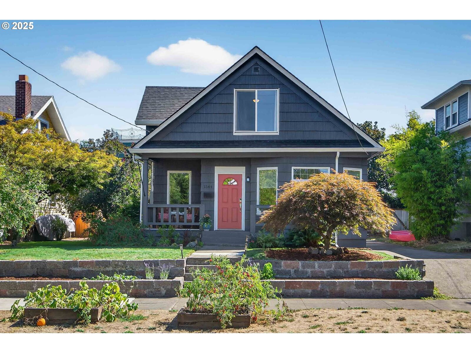 Property Photo:  1544 SE Bidwell St  OR 97202 