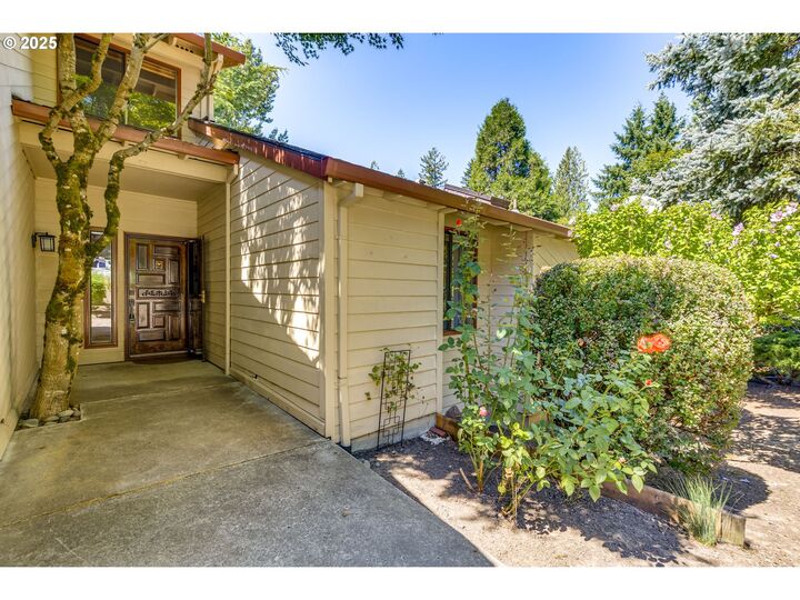 Property Photo:  10205 SW 36th Pl  OR 97219 