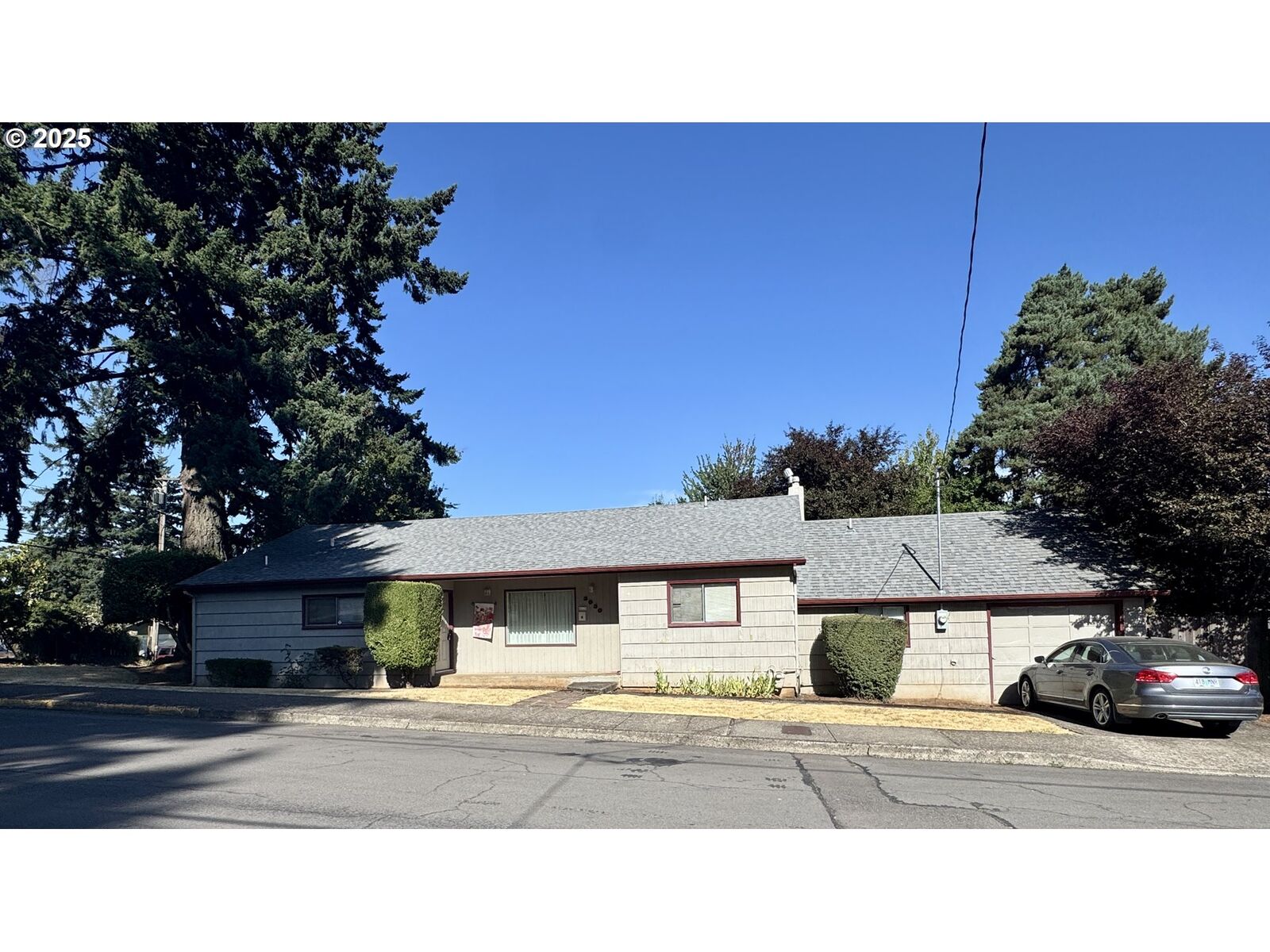 Property Photo:  3030 Doughton St  OR 97302 
