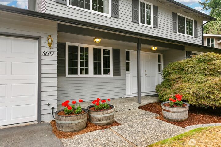 Property Photo: 6609 141st Place NE WA 98052