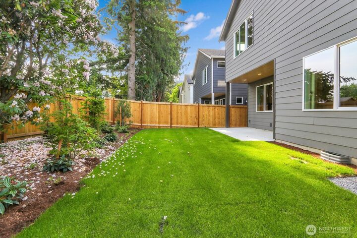 Property Photo:  14129  15th Avenue W  WA 98087 