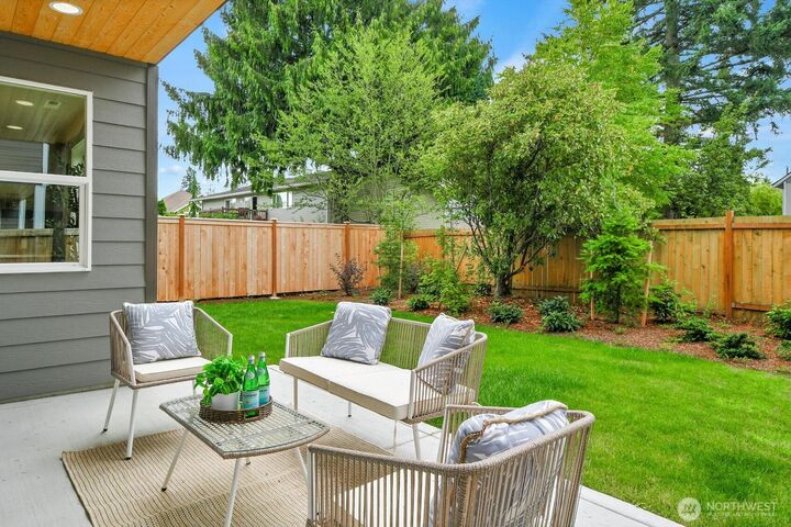 Property Photo:  14129  15th Avenue W  WA 98087 