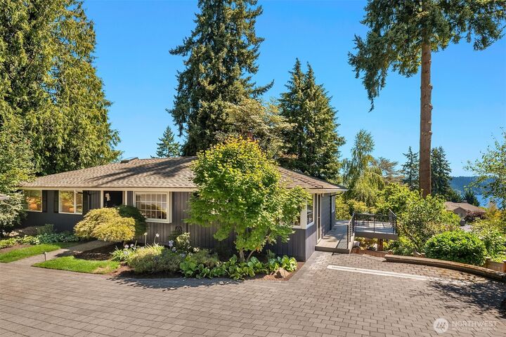16524  37th Avenue NE  Lake Forest Park WA 98155 photo