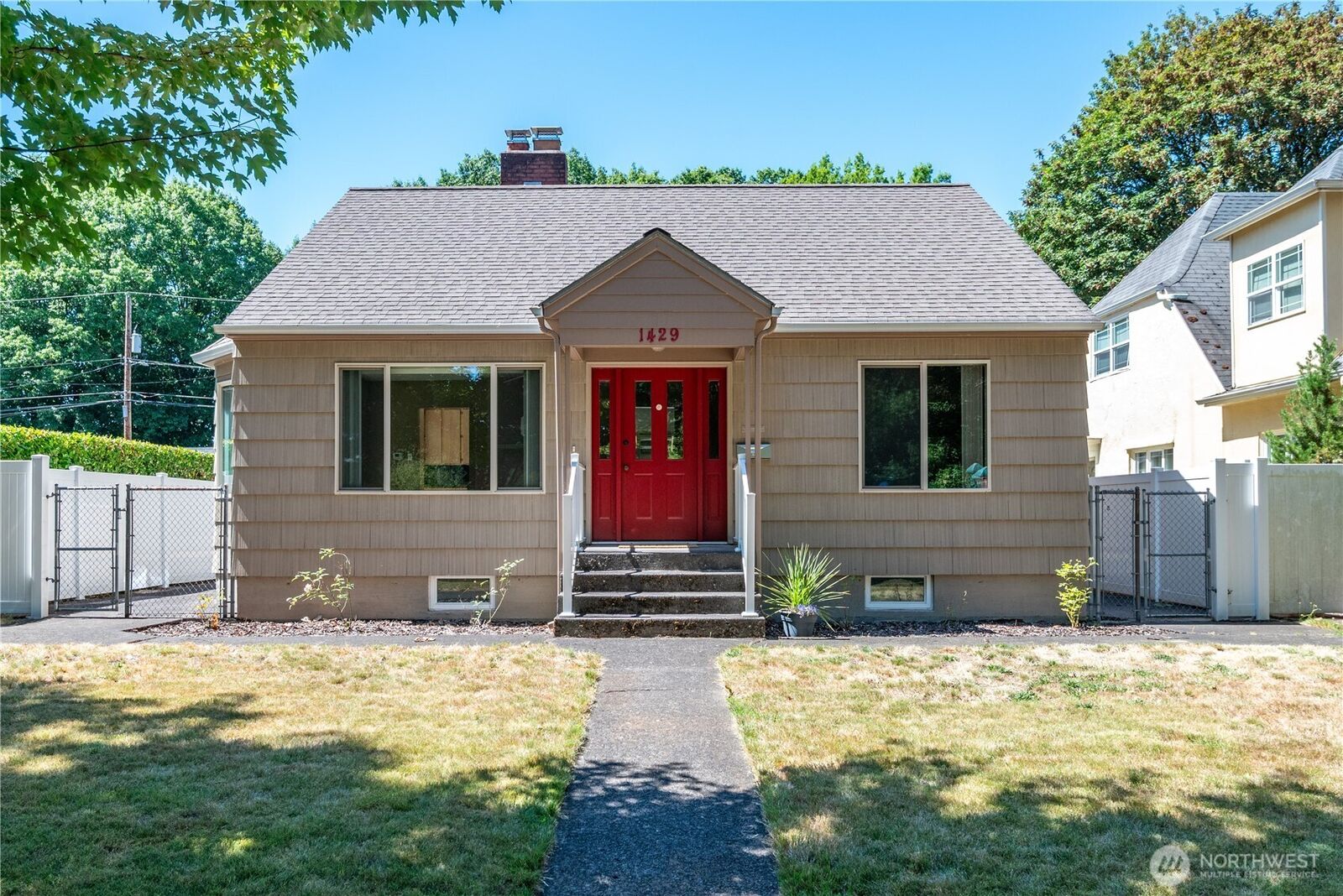 Property Photo:  1429  21st Avenue  WA 98632 