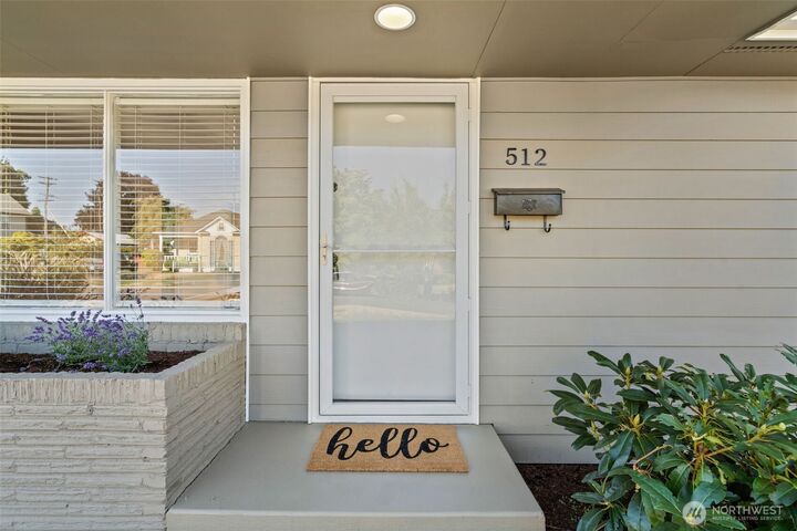 Property Photo:  512 N Iron Street  WA 98531 