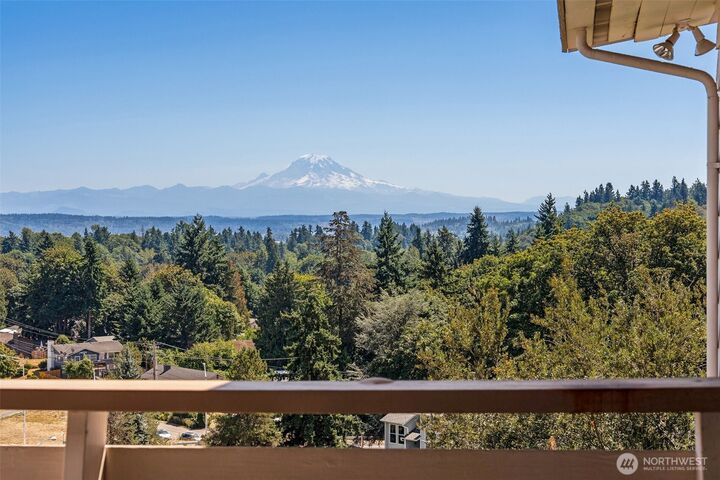 Property Photo:  4233  S 252nd Place  WA 98032 