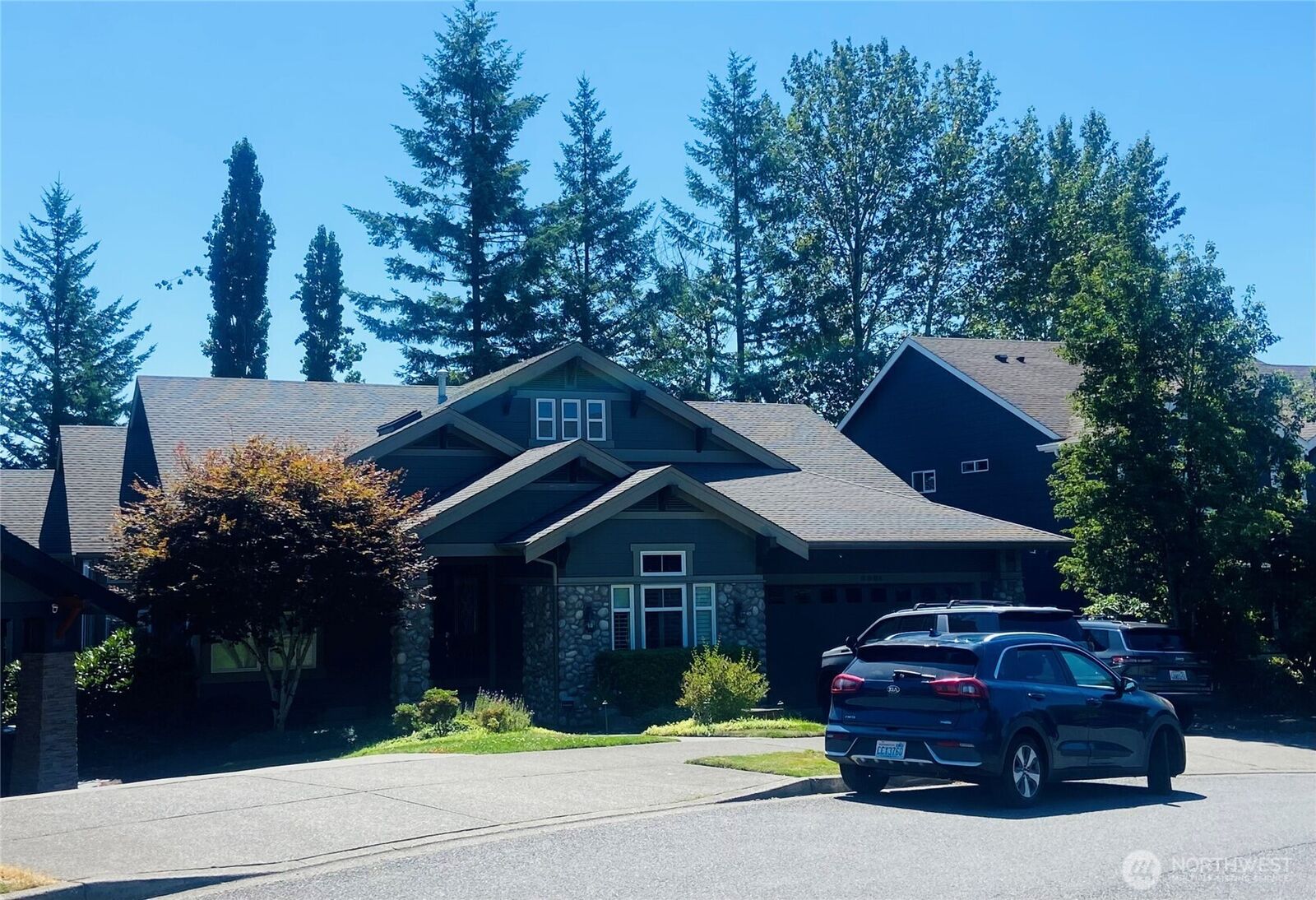 Property Photo:  6931  Pinehurst Avenue SE  WA 98065 