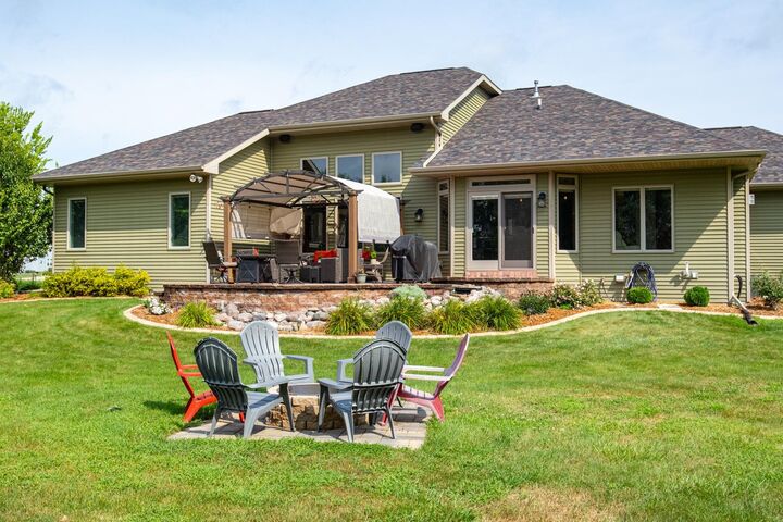Property Photo:  1101 W Starview Court  WI 54913 