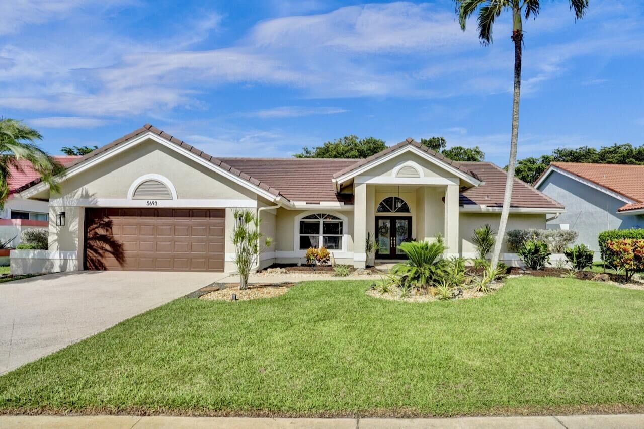 Property Photo:  5693 Lake Shore Village Circle  FL 33463 